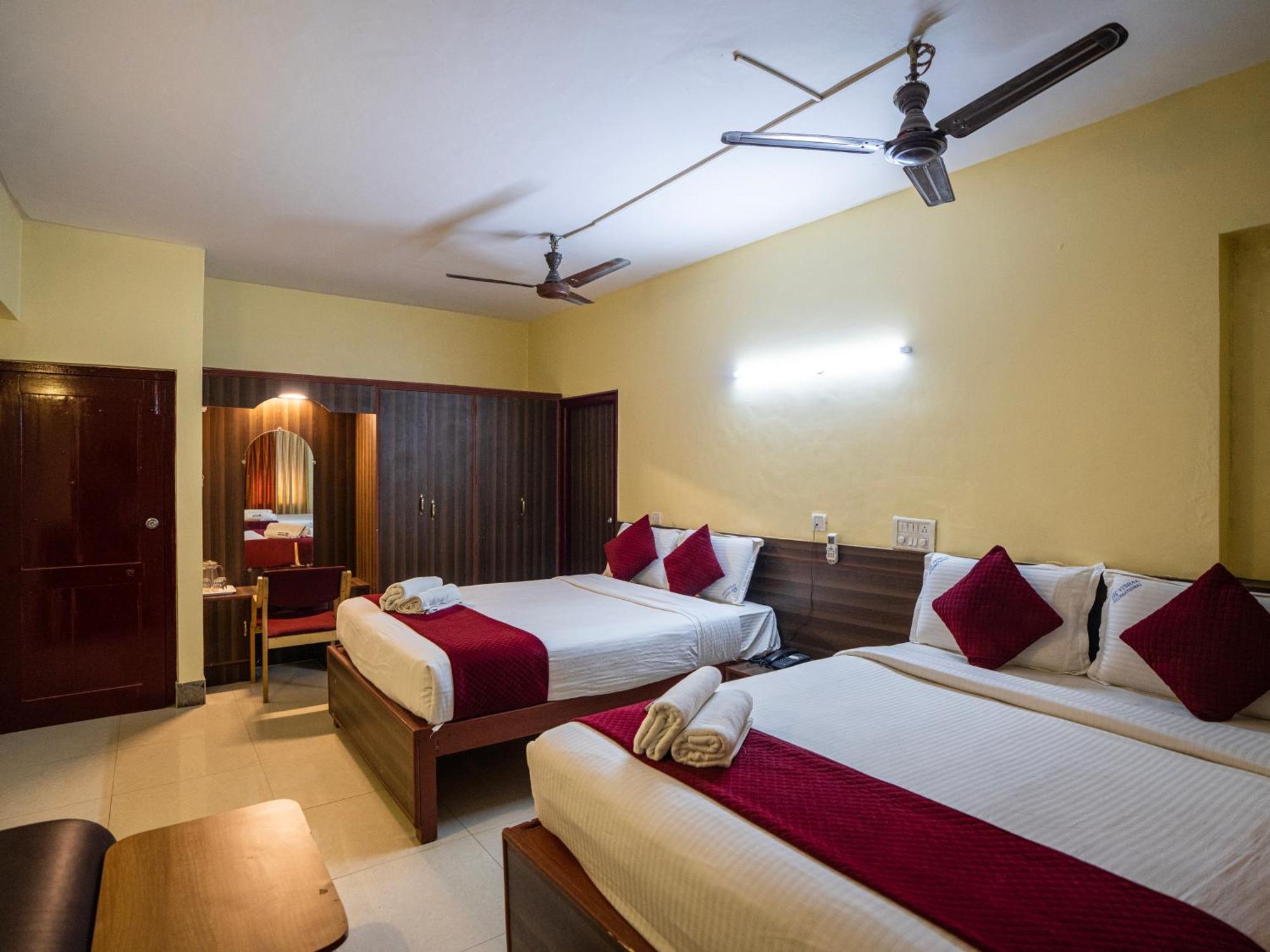מייזור Hotel Vyshak International מראה חיצוני תמונה